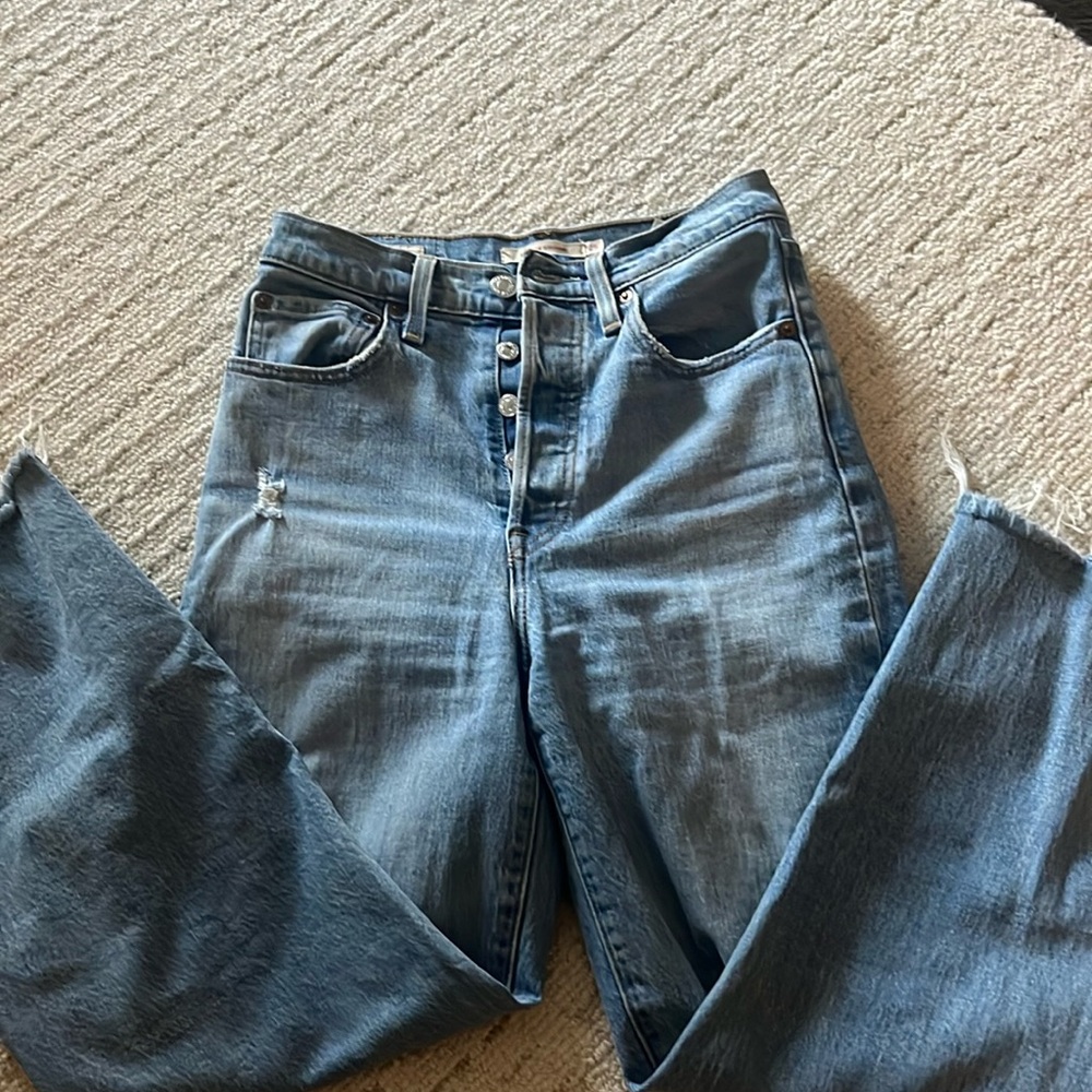 Levis ribcage straight size 25